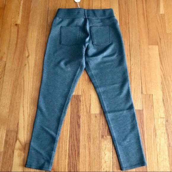 NWT Gray Knit Pants Size Medium - Picture 2 of 3